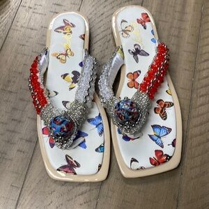 Adorable square toed fashion butterfly sandals size 9
